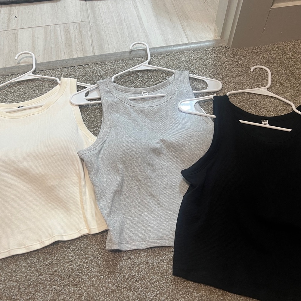 Uniqlo Ribbed Cropped Sleeveless Bra Top Gray / Black / Off White (Set of 3)